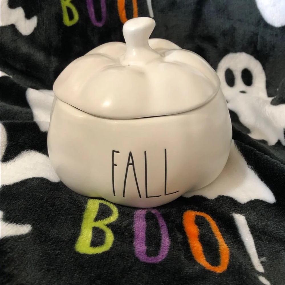 ❌SOLD❌ Rae Dunn “Fall” pumpkin jar